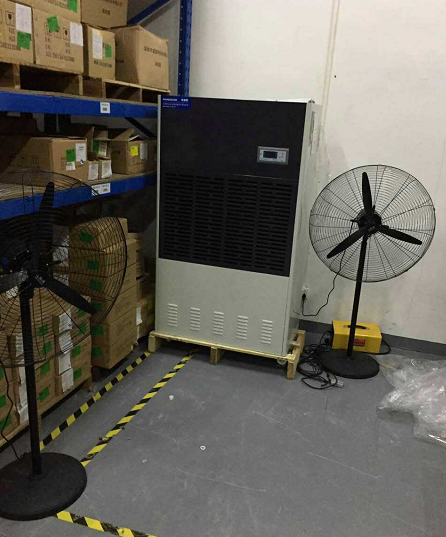 工業(yè)除濕機1電子元件倉庫